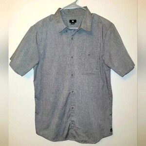 DC men's short sleeve button-up size medium gray with extra buttons LOT C6